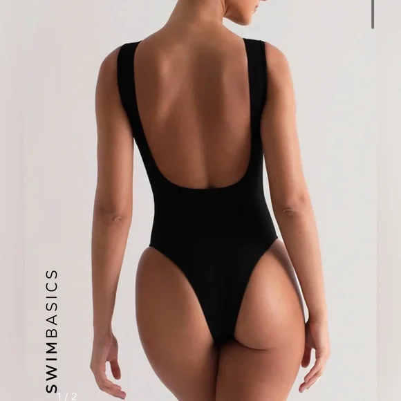 My Outfit Online Figure Texture One Piece Swimsuit in Black - Picture 3 of 8